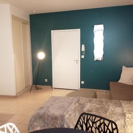 Studio Dans Vieux Magasin 1800 Apartment Sedan Ngoại thất bức ảnh