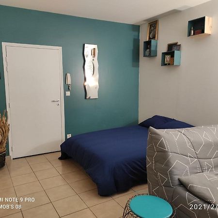 Studio Dans Vieux Magasin 1800 Apartment Sedan Ngoại thất bức ảnh