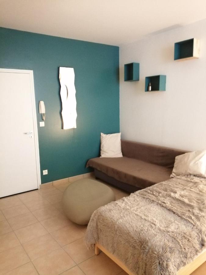 Studio Dans Vieux Magasin 1800 Apartment Sedan Ngoại thất bức ảnh