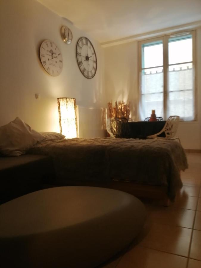 Studio Dans Vieux Magasin 1800 Apartment Sedan Ngoại thất bức ảnh