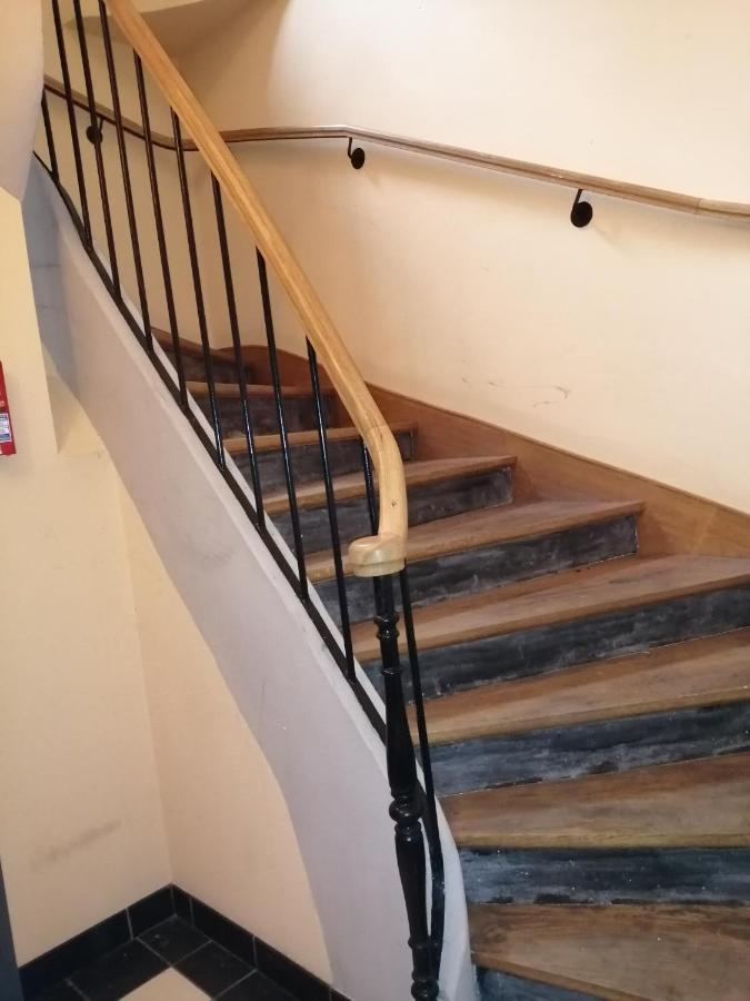 Studio Dans Vieux Magasin 1800 Apartment Sedan Ngoại thất bức ảnh