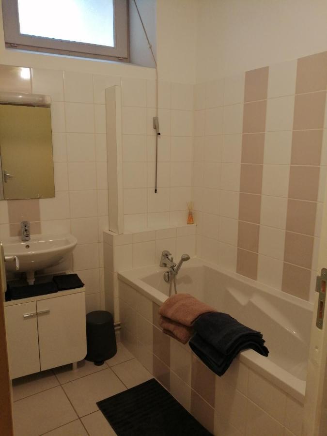 Studio Dans Vieux Magasin 1800 Apartment Sedan Ngoại thất bức ảnh